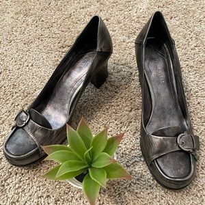 Nine West Gray Silvery Heels Size 7.5 M, 2 “ Heels. Excel. Cond. Just tried on…